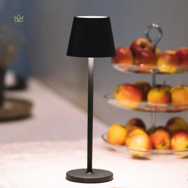 Luminária de Mesa Paris - Uma atmosfera confortável e sem fios em qualquer ambiente!