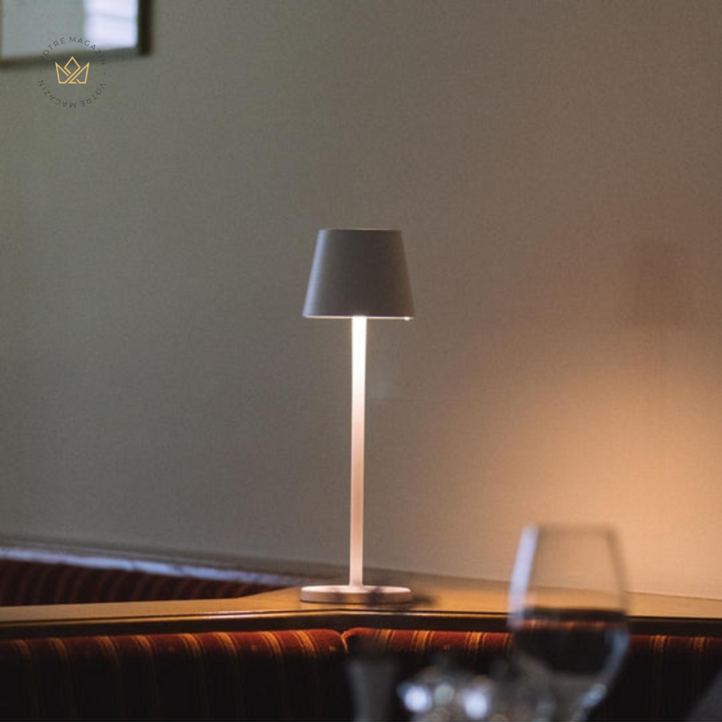 Luminária de Mesa Paris - Uma atmosfera confortável e sem fios em qualquer ambiente!