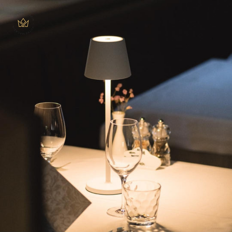 Luminária de Mesa Paris - Uma atmosfera confortável e sem fios em qualquer ambiente!